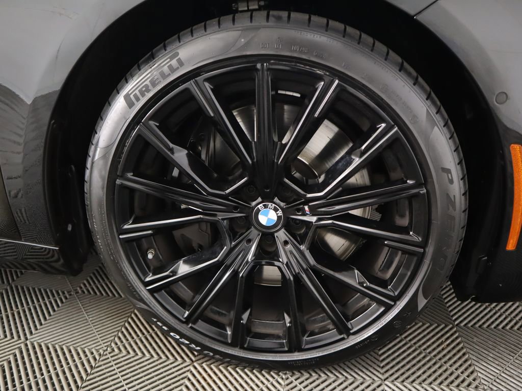 Certified 2022 BMW 750i xDrive w/ Luxury Rear Seating Package image 34