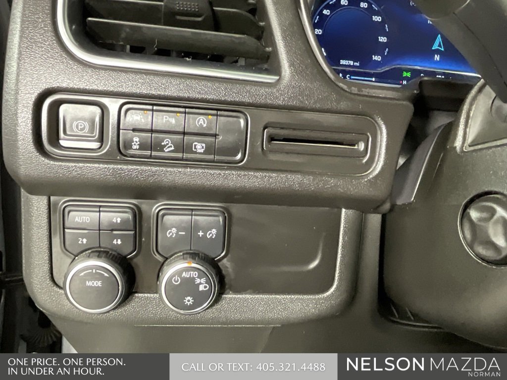 Used 2023 Chevrolet Suburban Z71 w/ Luxury Package image 39