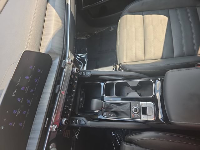 Used 2024 Kia Telluride SX Prestige w/ Towing Package AWD/4WD image 27