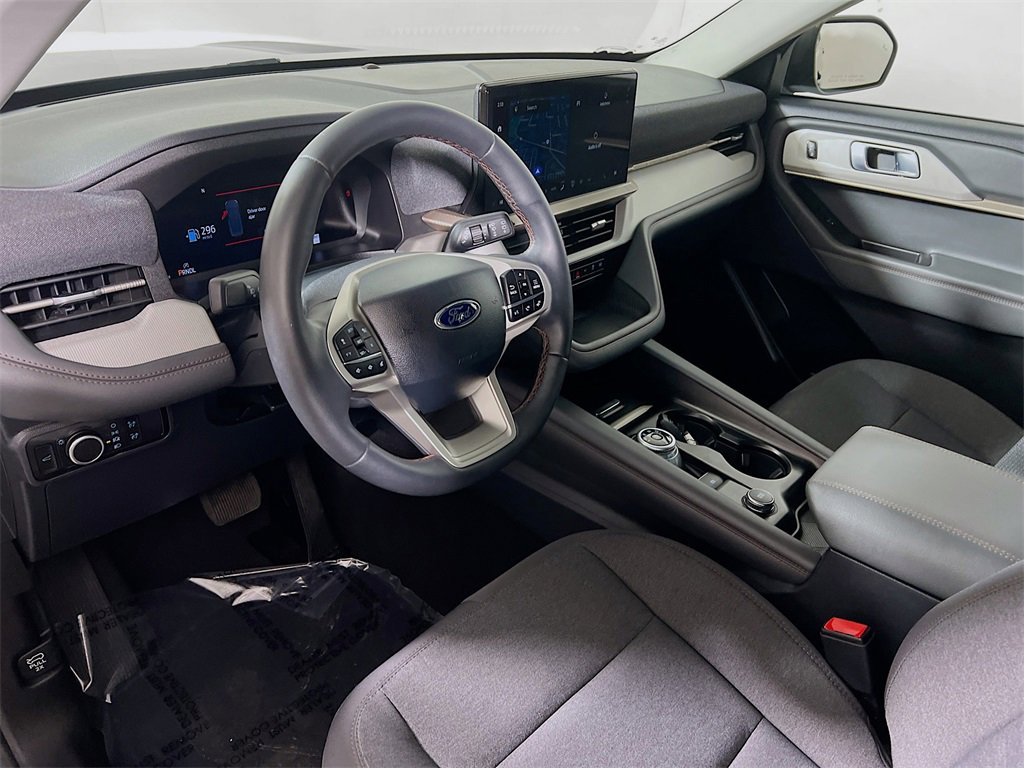 Used 2025 Ford Explorer Active image 10
