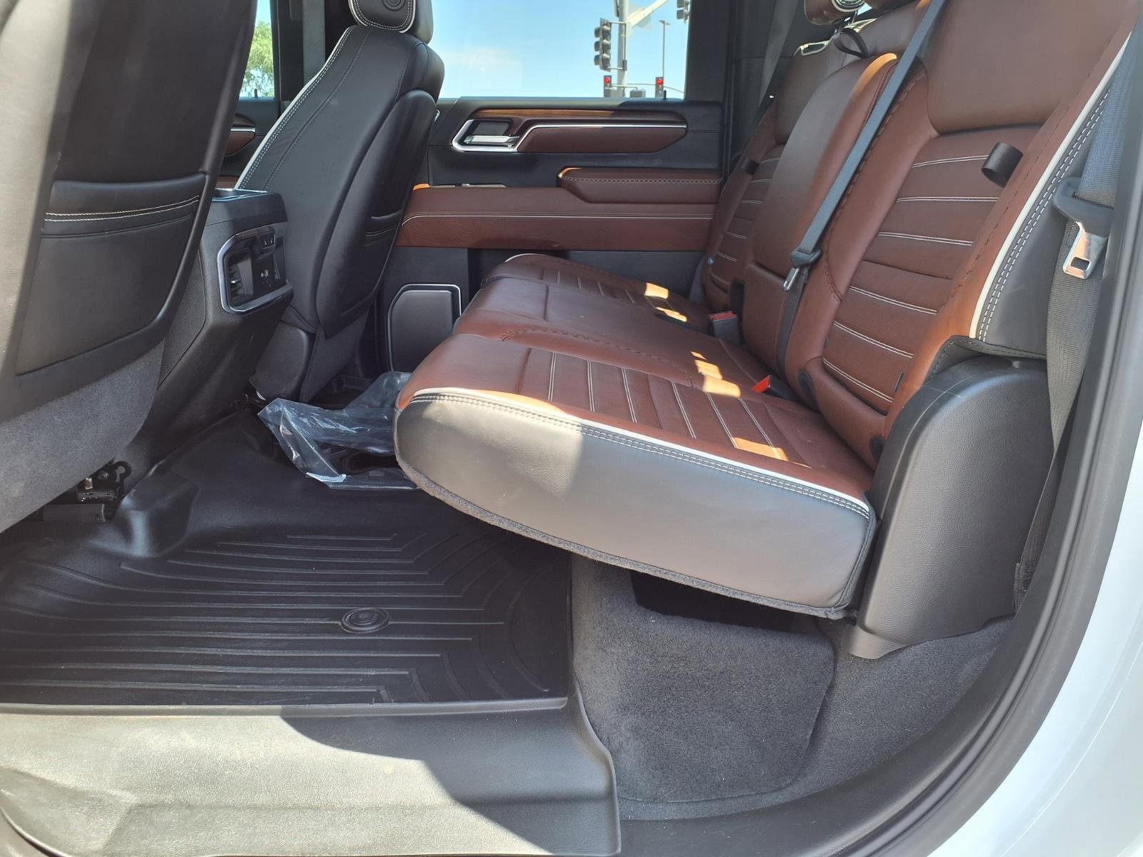 Used 2025 GMC Sierra 2500 Denali Ultimate w/ Max Trailering Package AWD/4WD image 16