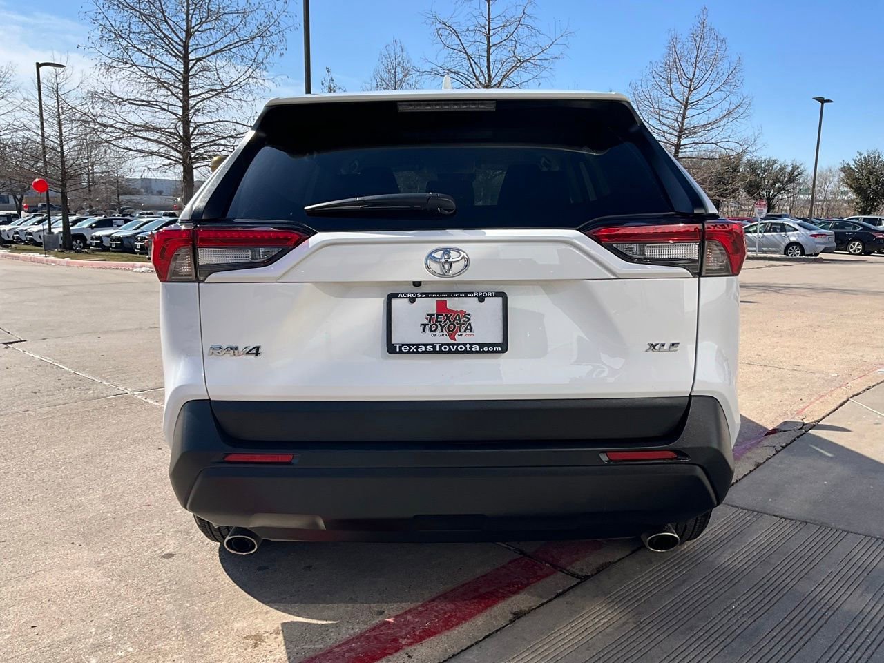 Used 2025 Toyota RAV4 XLE image 7