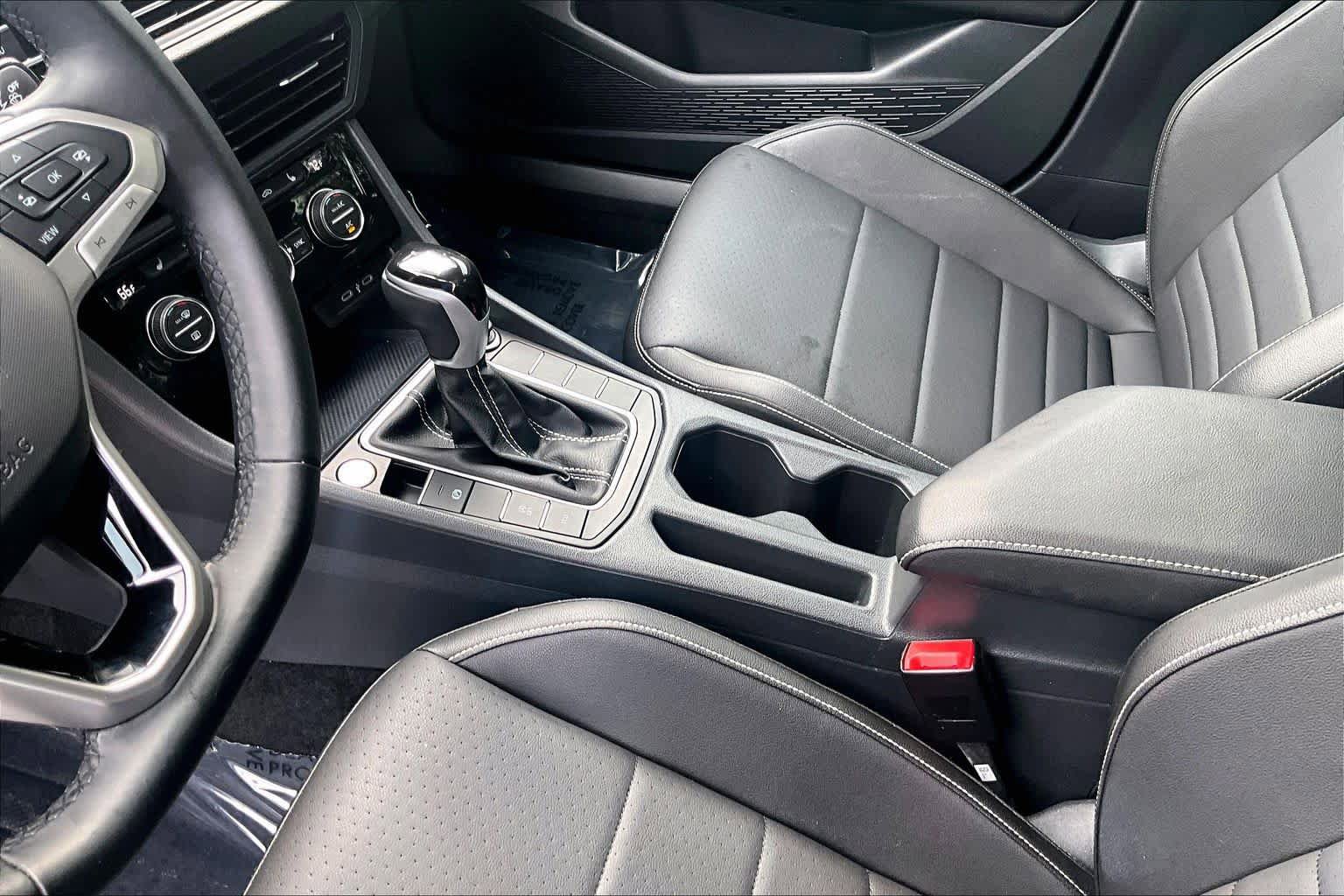 Used 2023 Volkswagen Jetta SE w/ Panoramic Sunroof Package FWD image 17