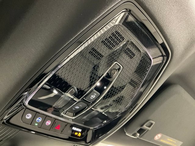 New 2026 Cadillac Vistiq Luxury w/ LPO, Floor Liner Package AWD/4WD image 21
