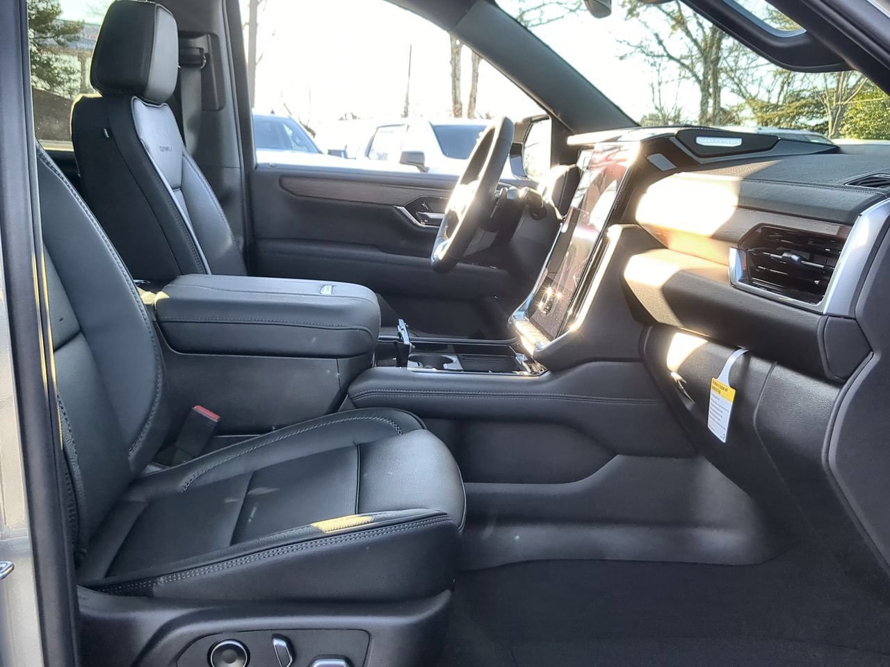 Used 2026 GMC Yukon XL Denali w/ Sun & Power Step Package AWD/4WD image 29