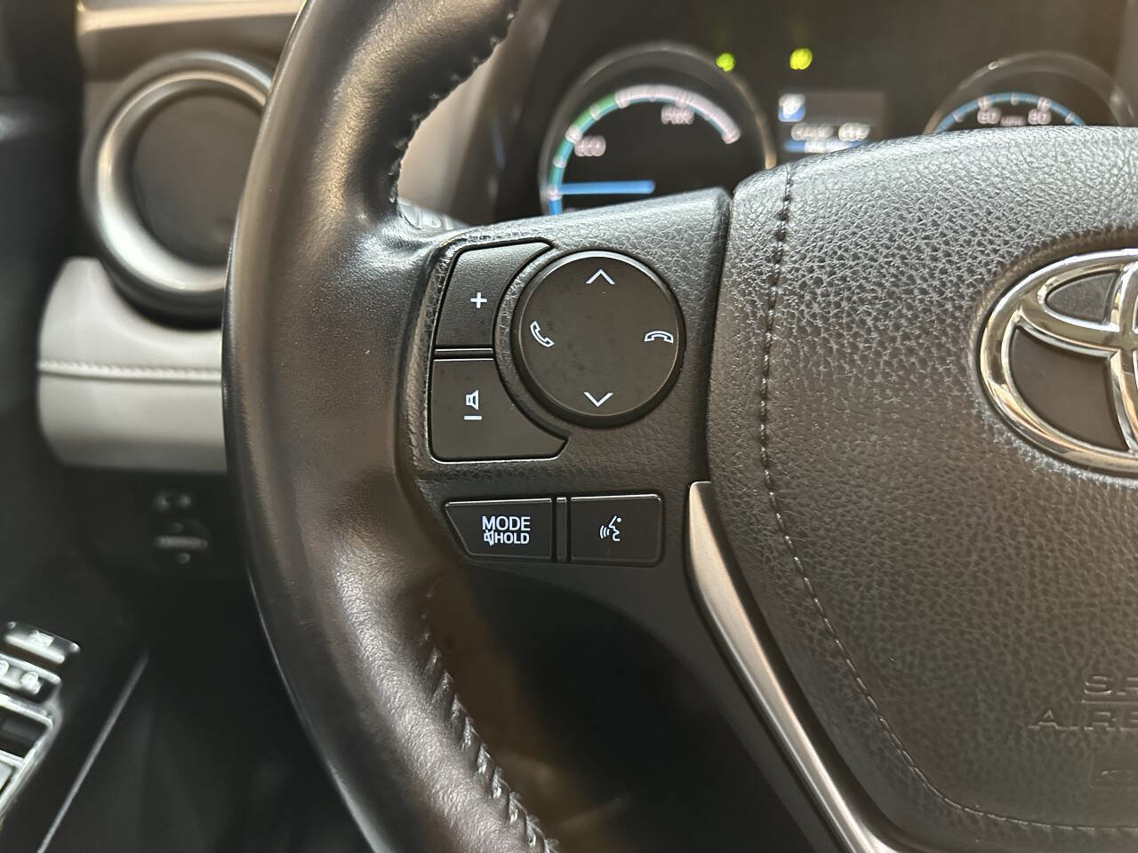 Used 2016 Toyota RAV4 Limited image 21