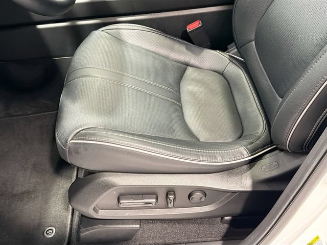 Used 2025 Honda Pilot Elite image 17
