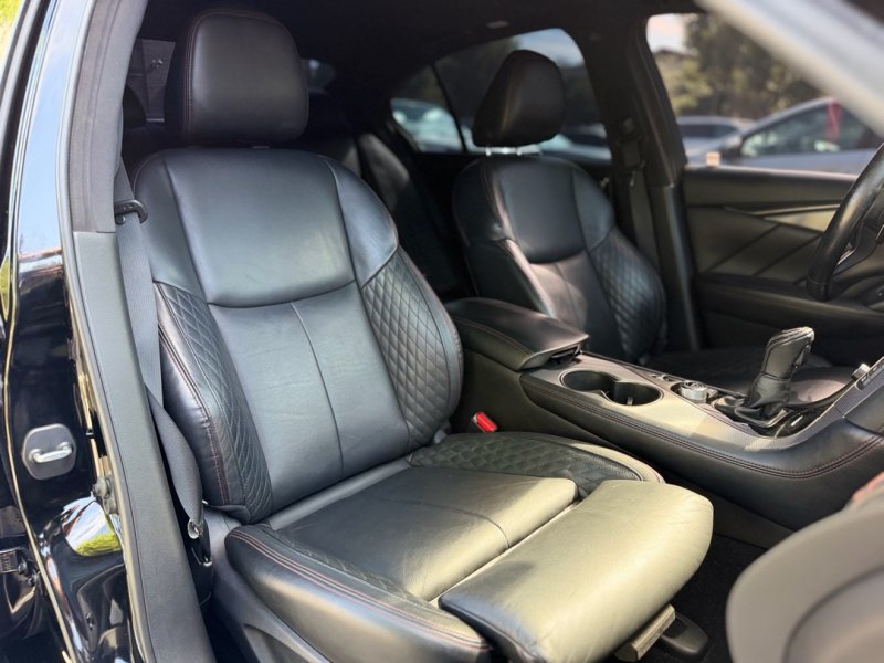 Used 2018 INFINITI Q50 Red Sport 400 w/ Sensory Package (Sport) RWD image 13