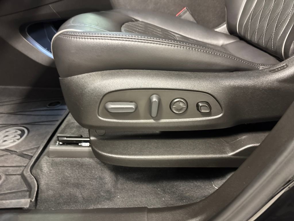 Certified 2022 Buick Enclave Avenir w/ Avenir Technology Package image 27