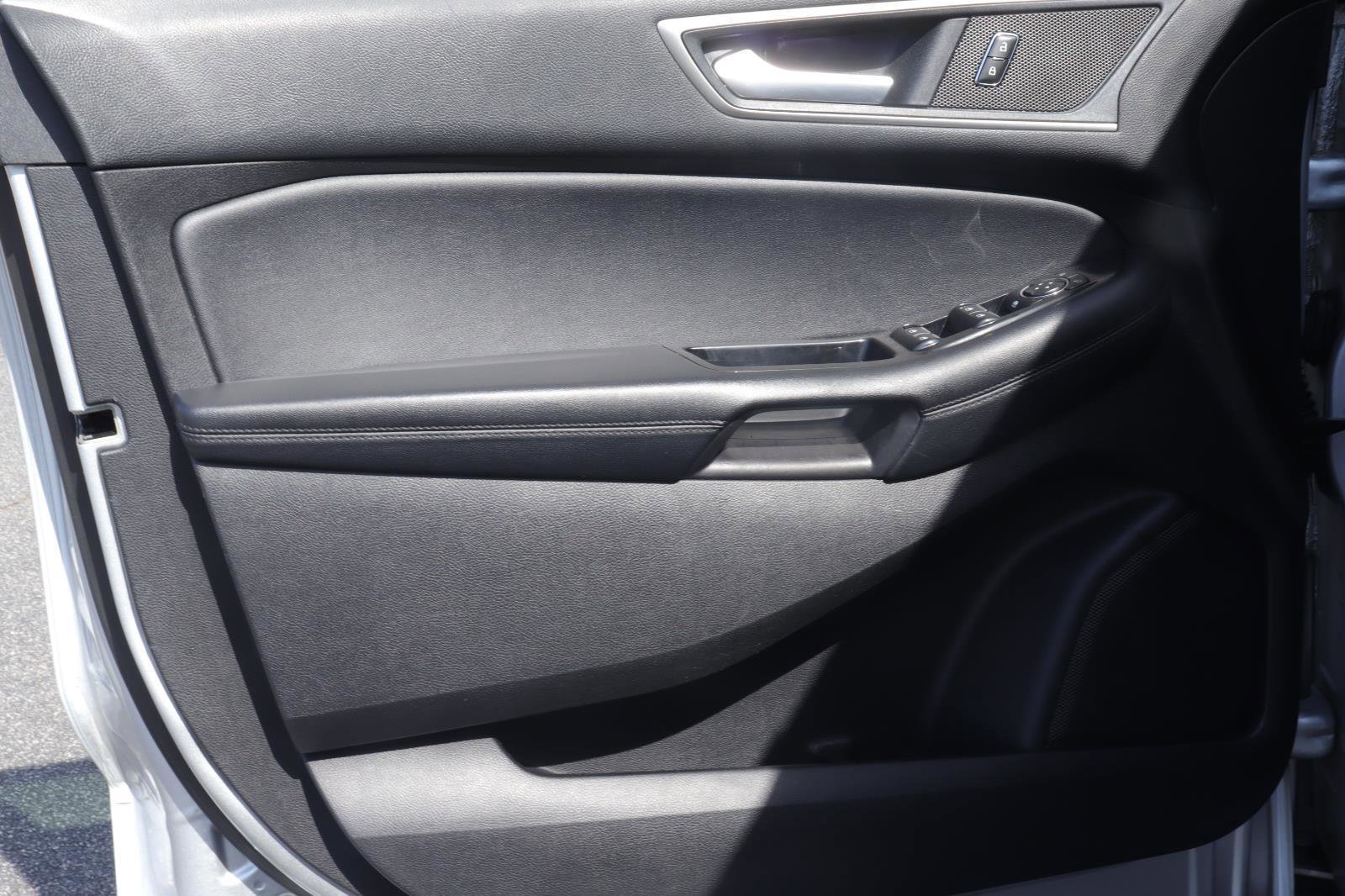Used 2018 Ford Edge SEL w/ Equipment Group 201A image 10