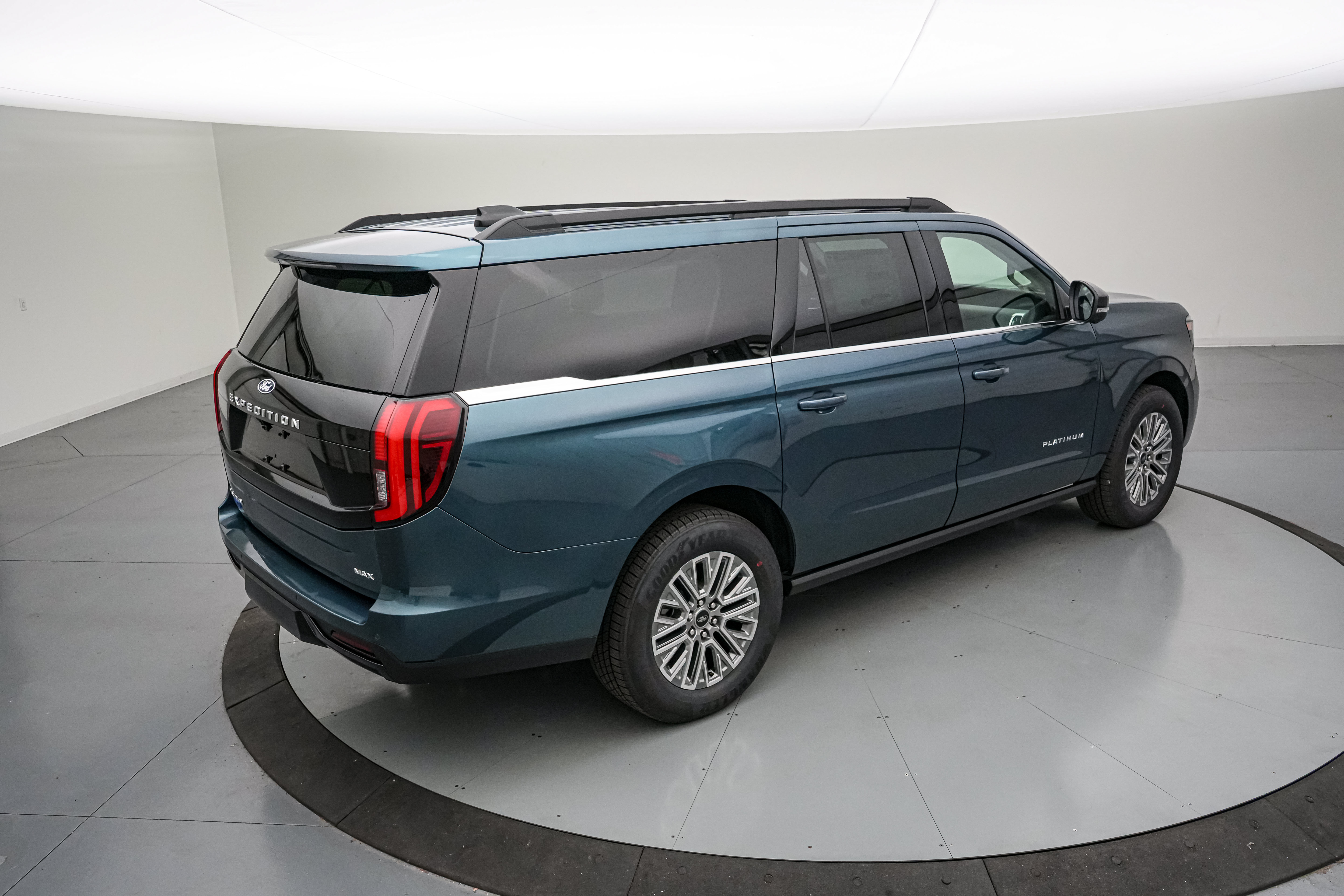 New 2027 Ford Expedition Max Platinum w/ Driver's Package AWD/4WD image 4