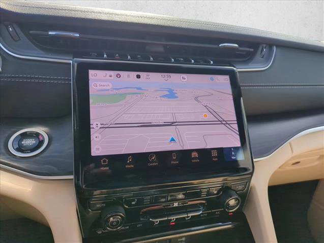 Used 2025 Jeep Grand Cherokee Limited image 8