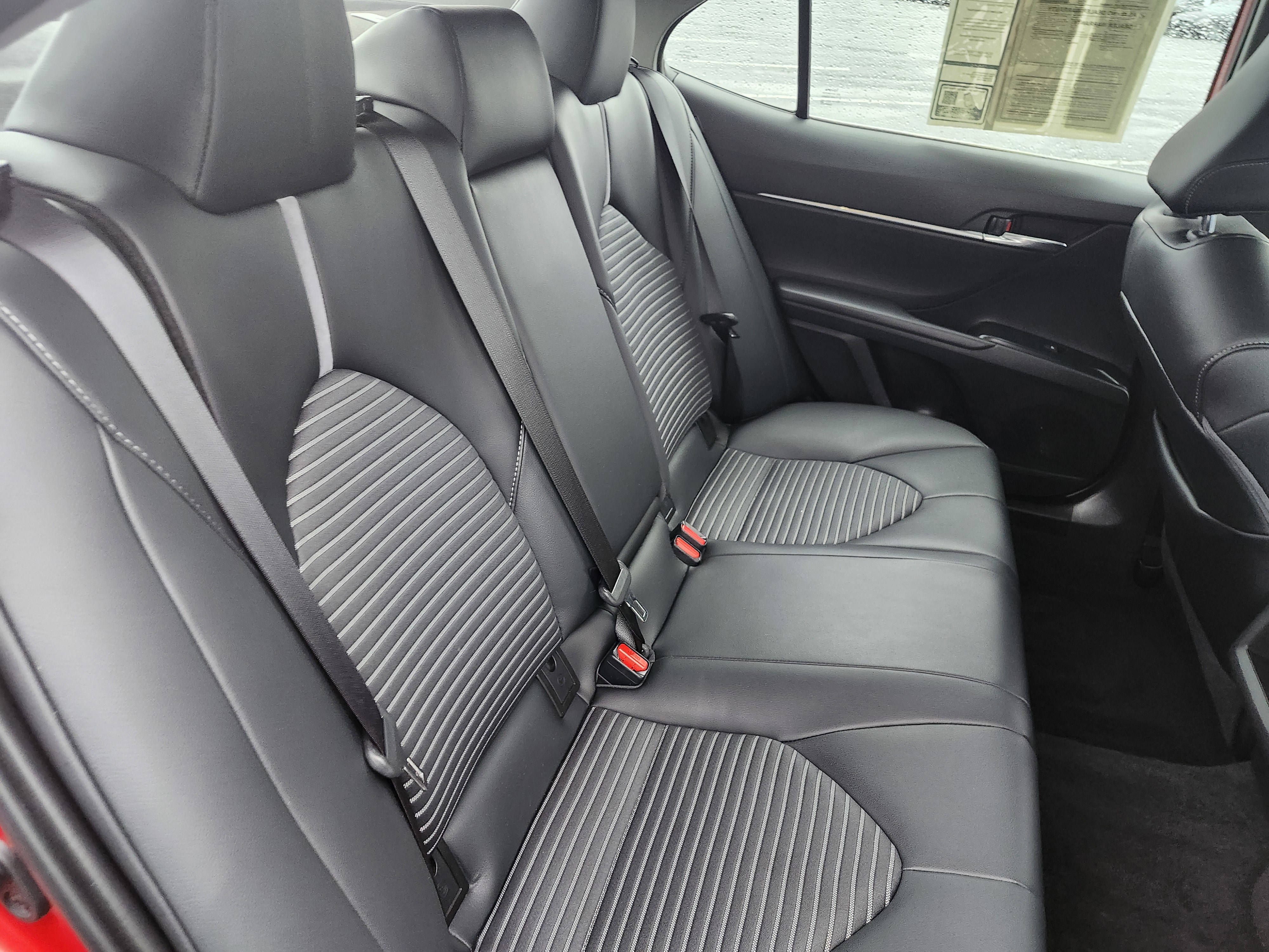 Used 2020 Toyota Camry SE image 13