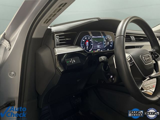 Used 2023 Audi e-tron Premium Plus w/ Premium Plus Package image 33