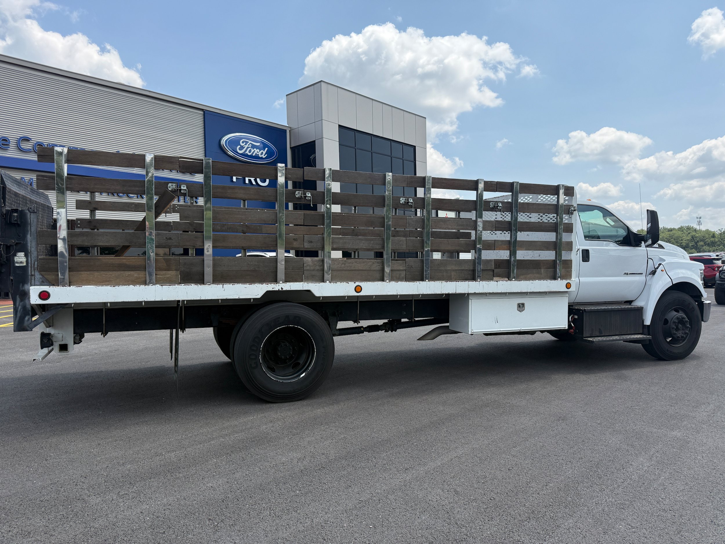 Used 2021 Ford F650 2WD Regular Cab Super Duty image 12
