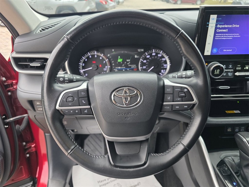 Certified 2024 Toyota Highlander XLE image 31