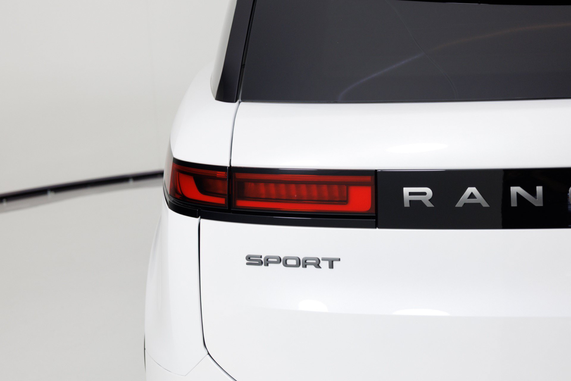 Used 2024 Land Rover Range Rover Sport SE AWD/4WD image 78
