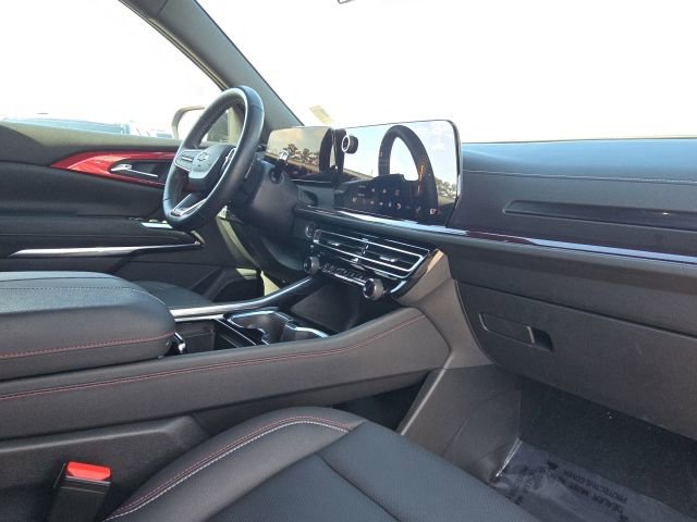 Used 2024 Chevrolet Traverse Z71 image 24