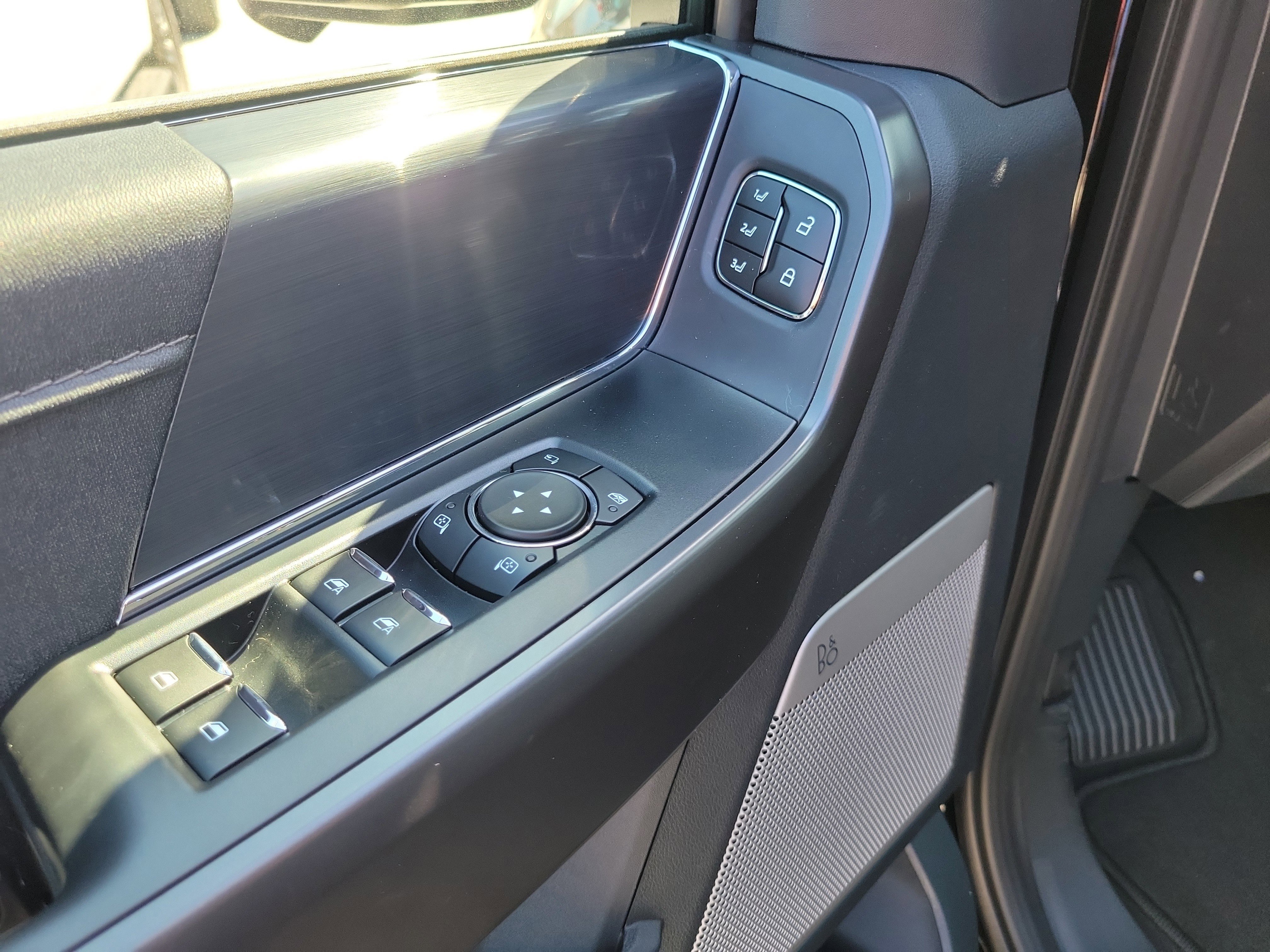 New 2025 Ford F150 Lariat w/ Equipment Group 501A Mid image 16