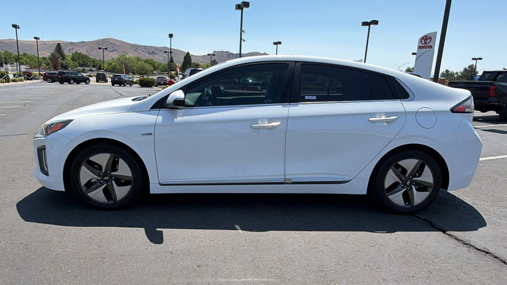 Used 2020 Hyundai Ioniq Limited FWD image 6