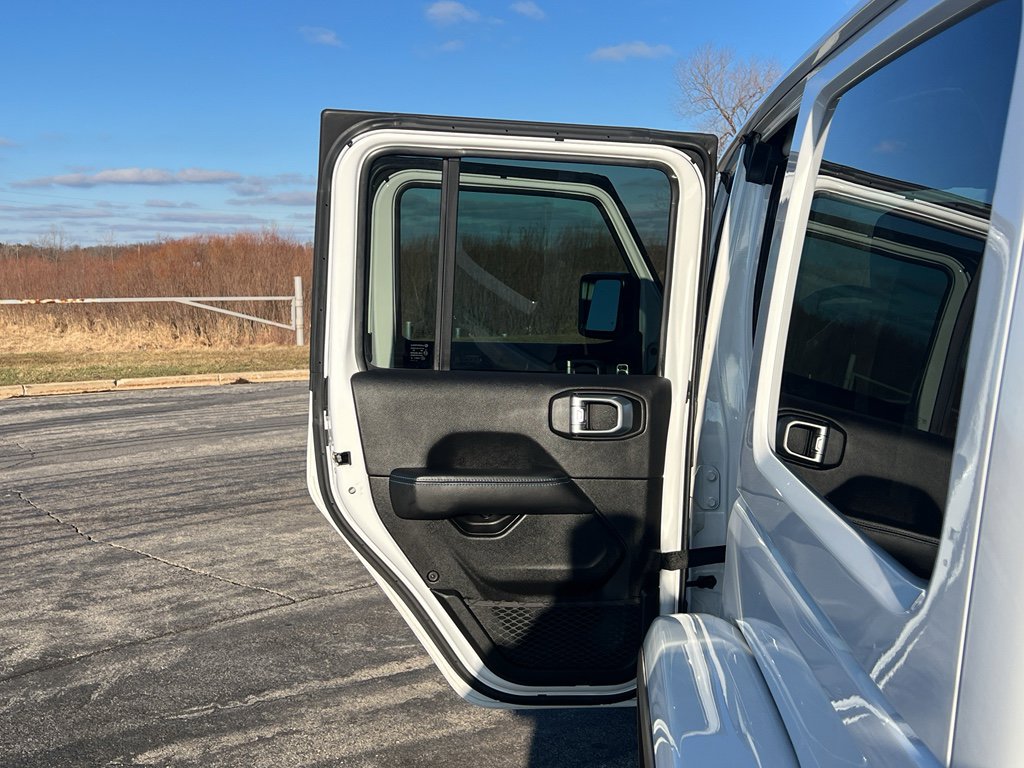 Used 2021 Jeep Wrangler Unlimited Rubicon w/ Cold Weather Group image 35