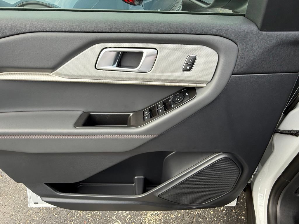 New 2027 Ford Explorer Active AWD/4WD image 18
