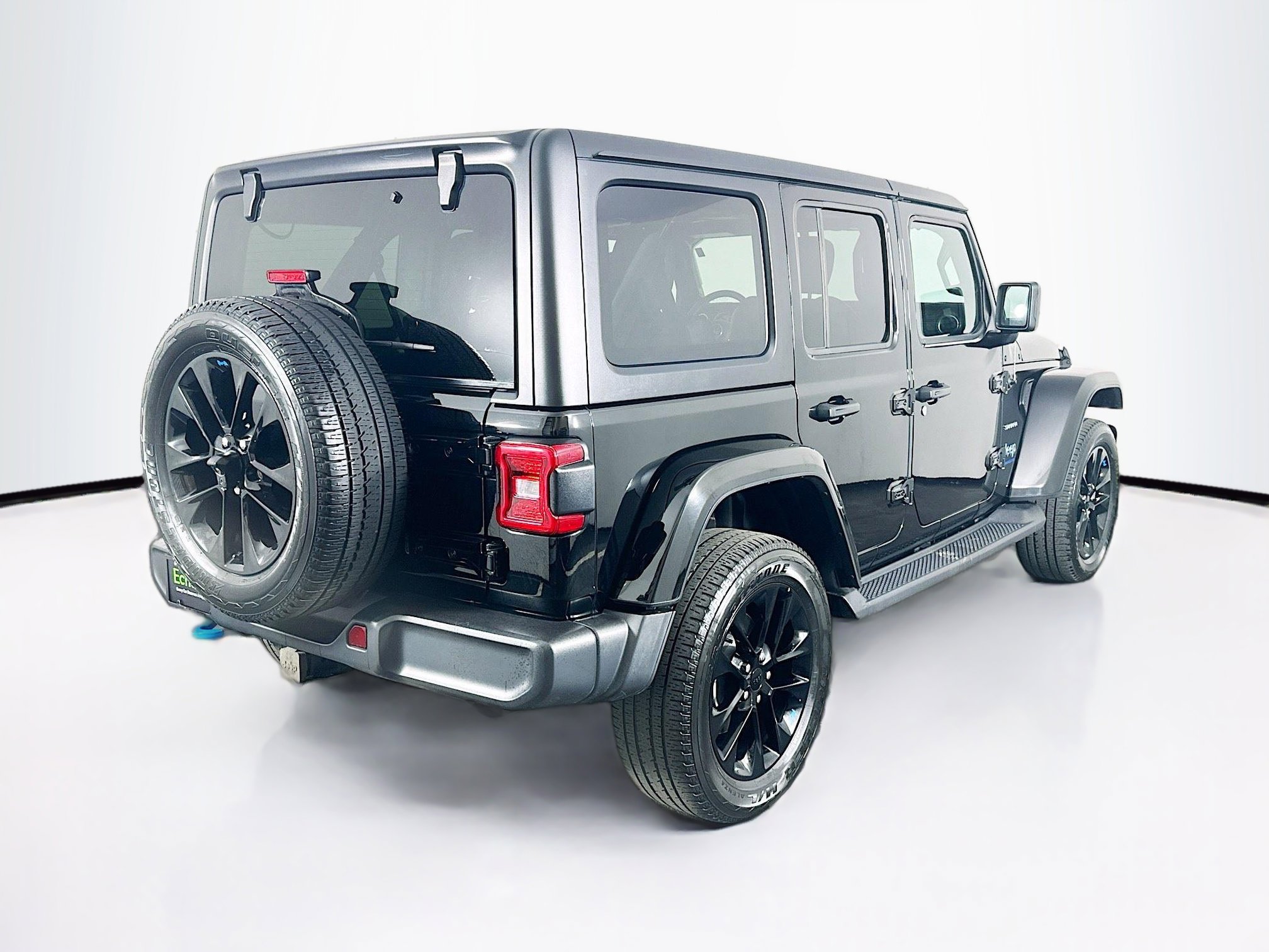 Used 2023 Jeep Wrangler Sahara w/ Cold Weather Group image 9