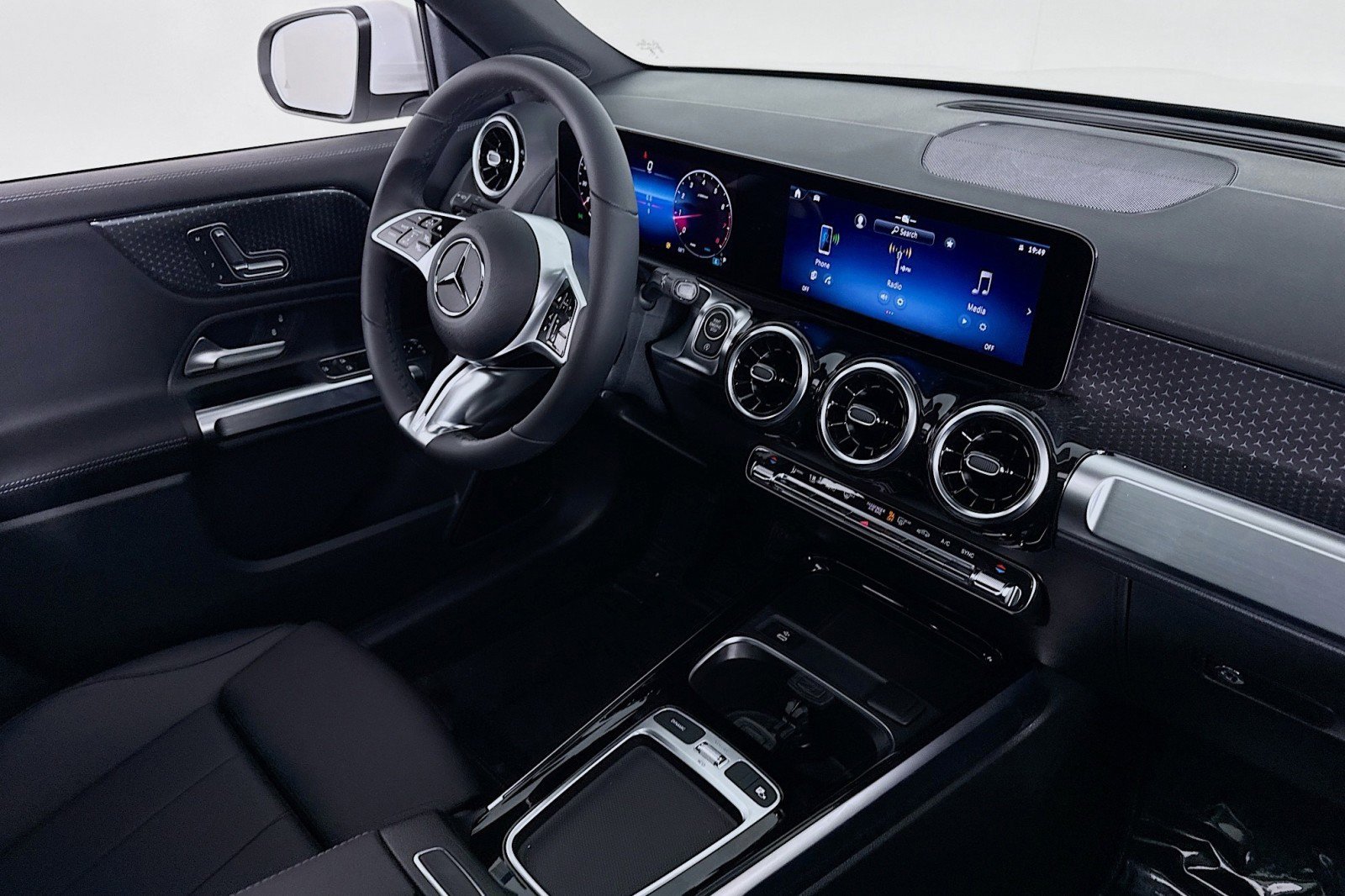 New 2026 Mercedes-Benz GLB 250 image 15