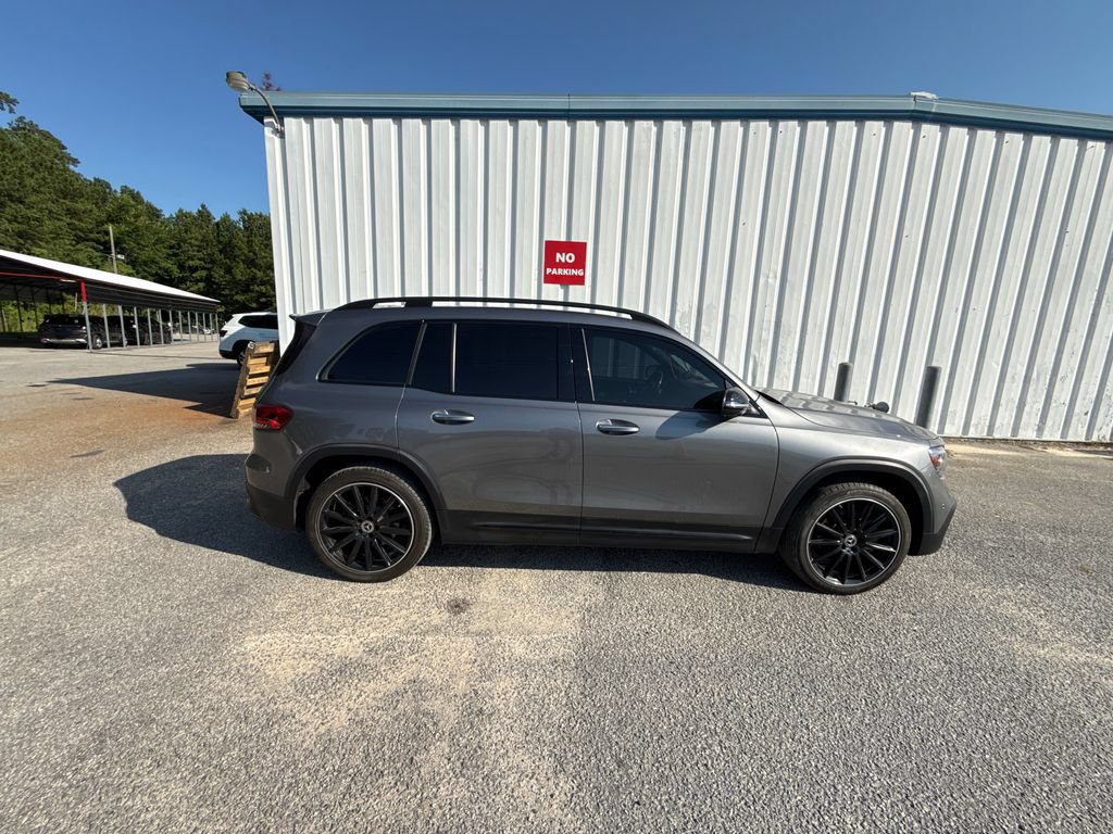 Used 2023 Mercedes-Benz GLB 250 w/ AMG Line image 9
