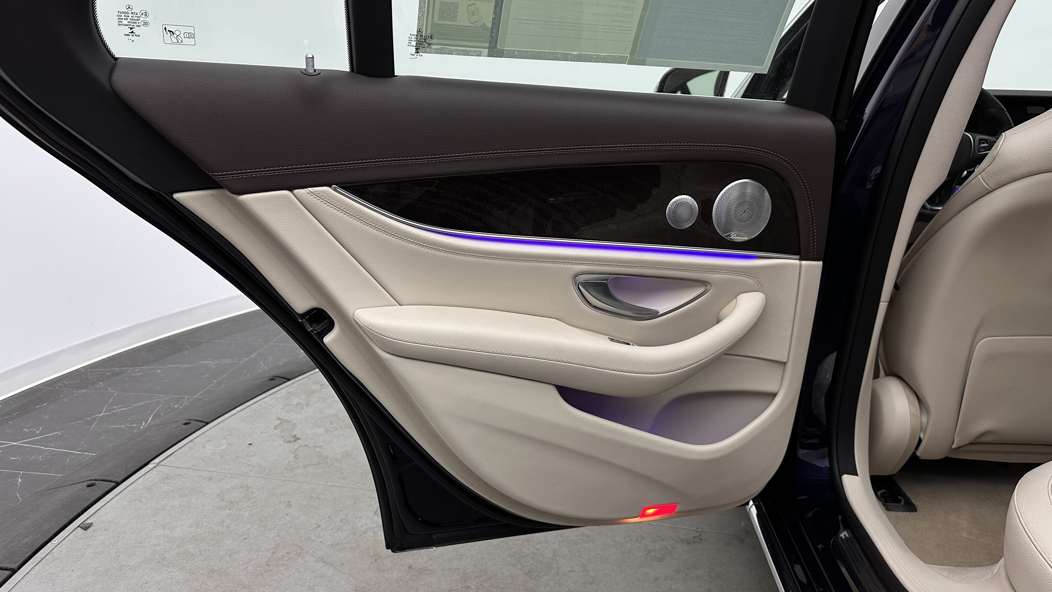 Used 2017 Mercedes-Benz E 300 image 22