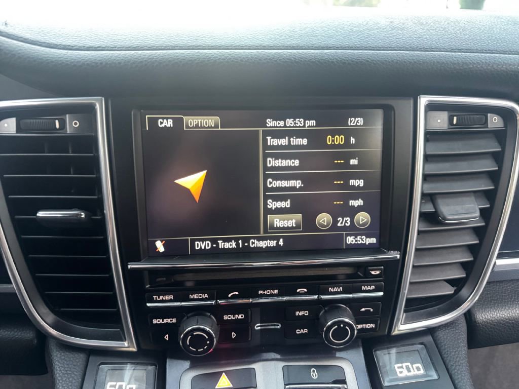 Used 2012 Porsche Panamera 2 image 24