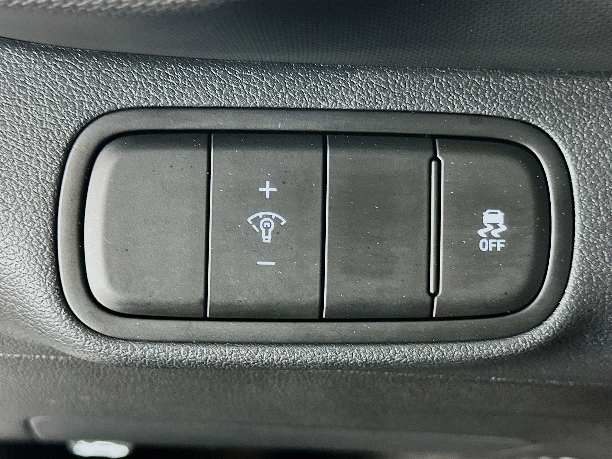 Used 2025 Hyundai Venue Limited image 17