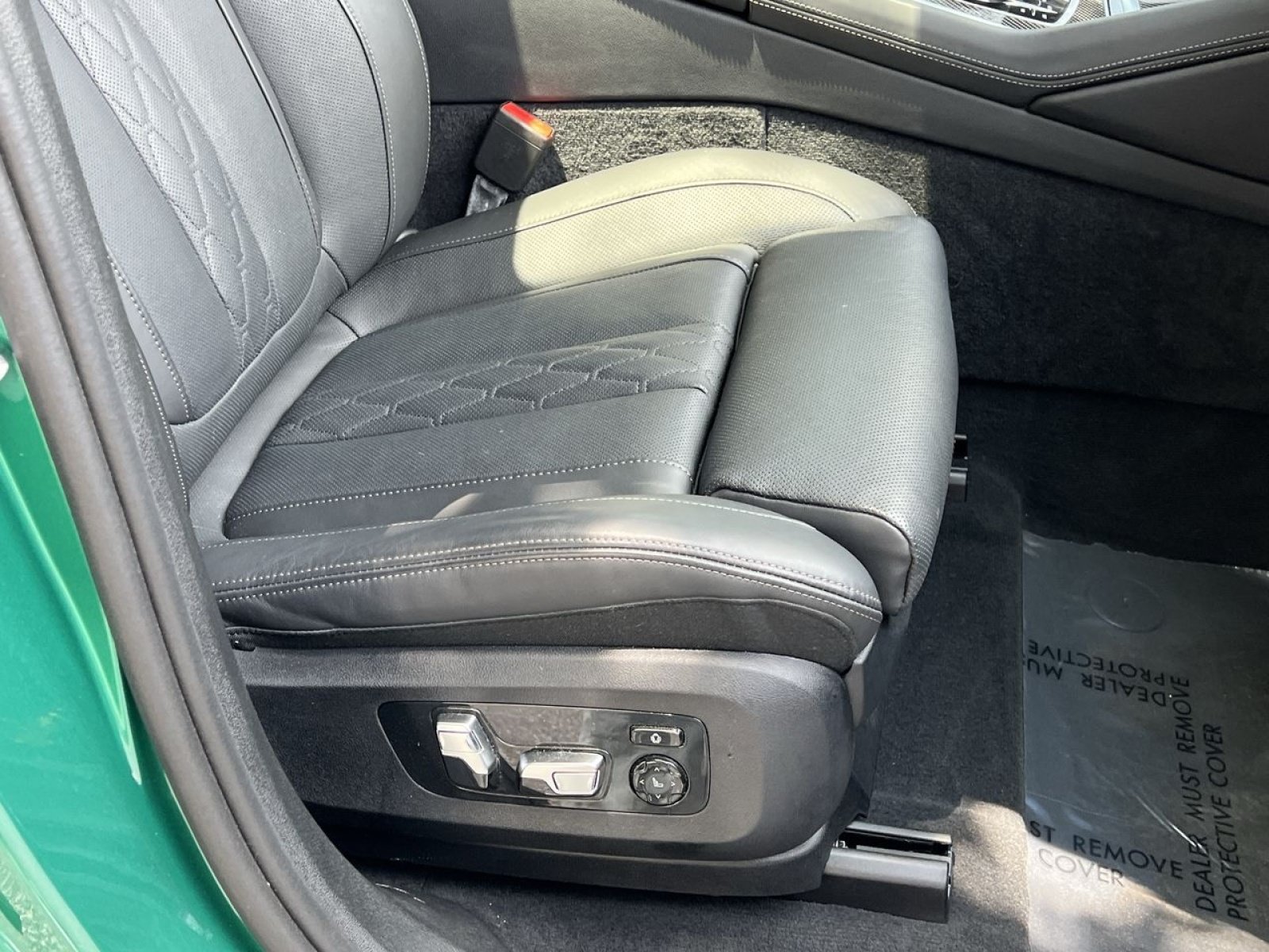 Used 2025 BMW X6 M60i AWD/4WD image 31