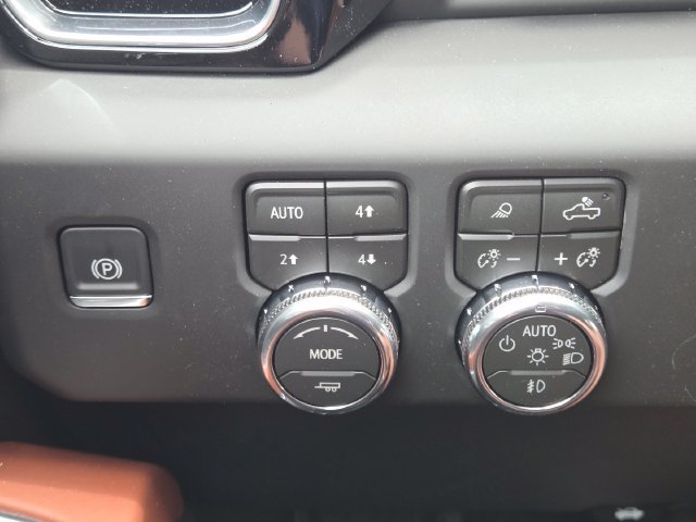 New 2026 GMC Sierra 2500 Denali Ultimate AWD/4WD image 15