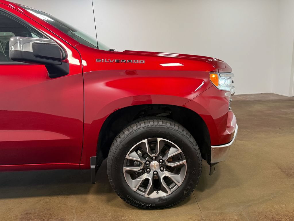 Used 2023 Chevrolet Silverado 1500 LT AWD/4WD image 32