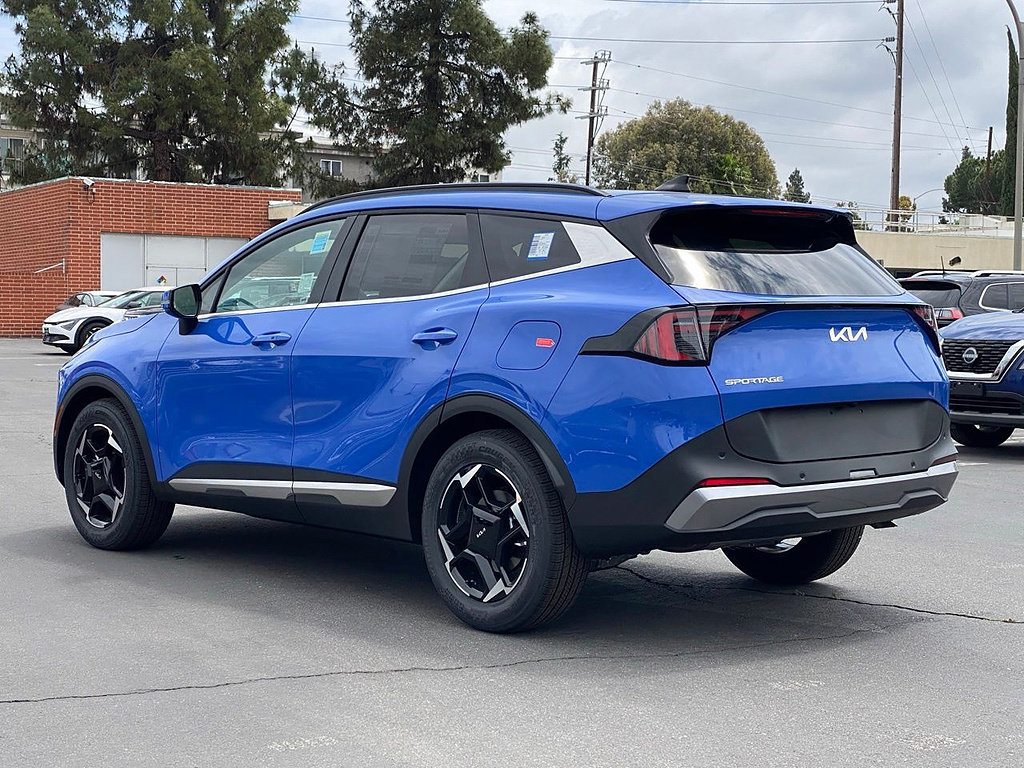 New 2026 Kia Sportage EX FWD image 6