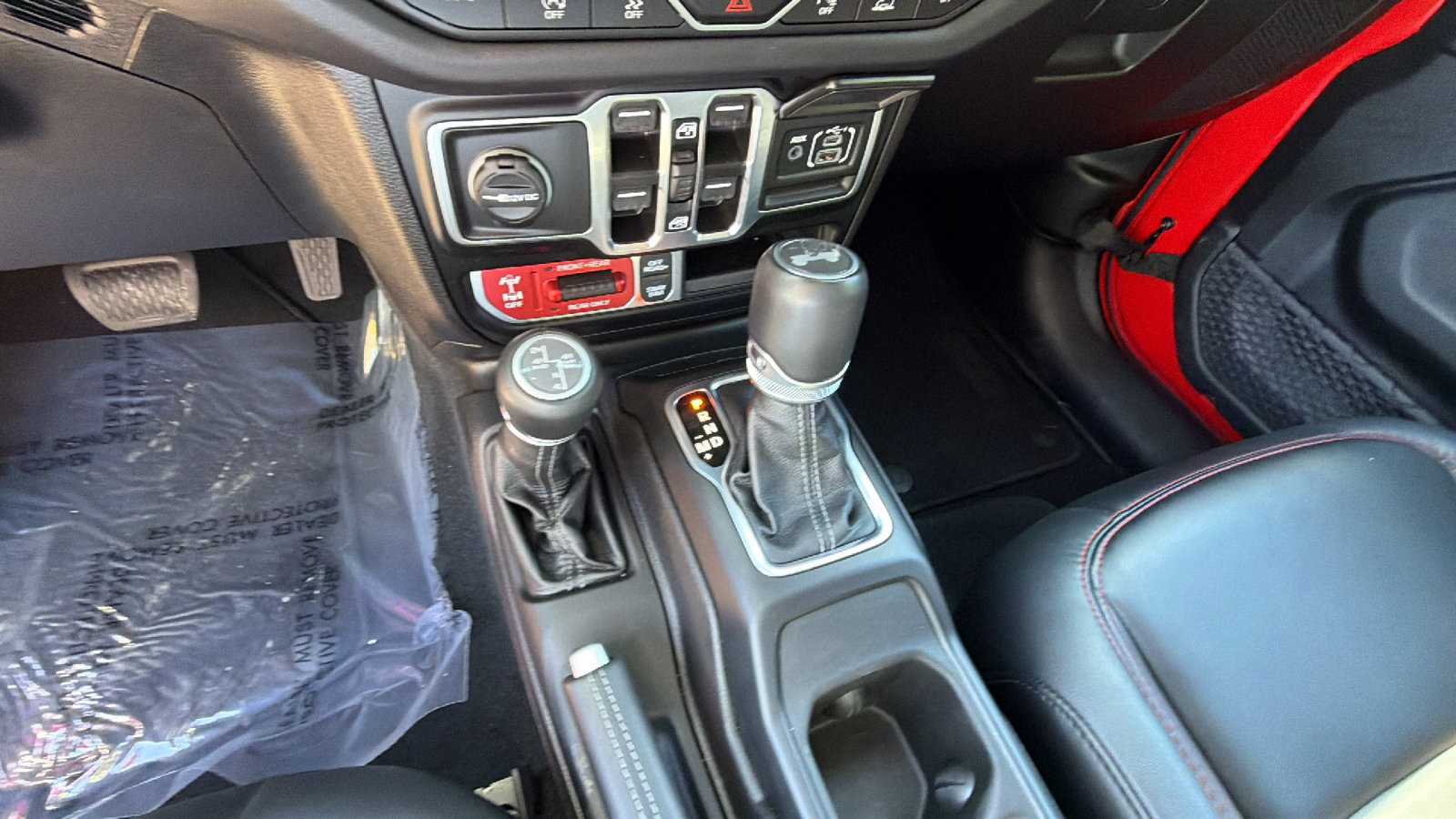 Used 2026 Jeep Wrangler Unlimited Rubicon AWD/4WD image 31
