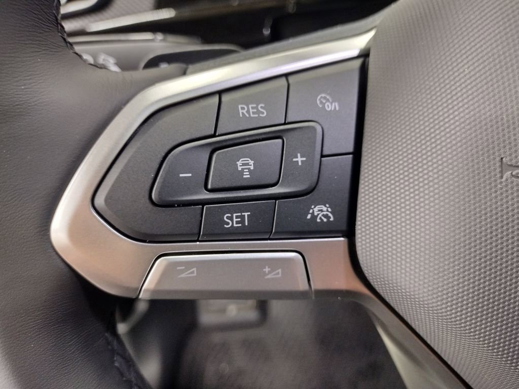 New 2026 Volkswagen Atlas Cross Sport SEL Premium R-Line image 31