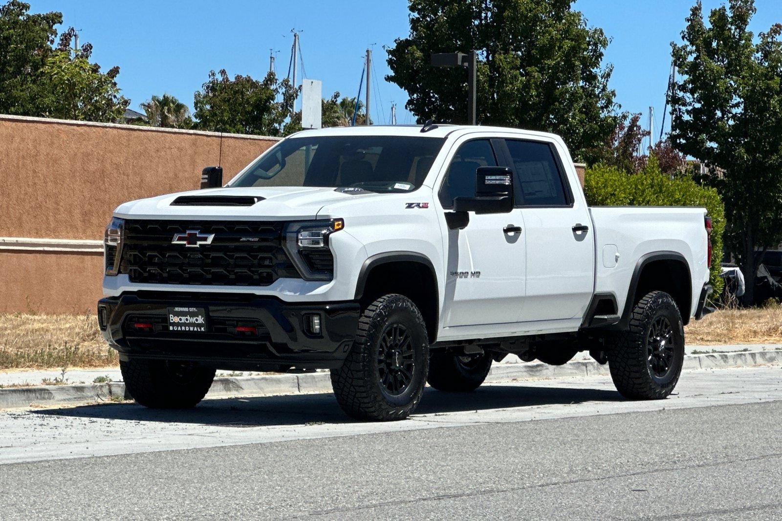 New 2026 Chevrolet Silverado 2500 ZR2 w/ LPO, Dark Essentials Package AWD/4WD image 8