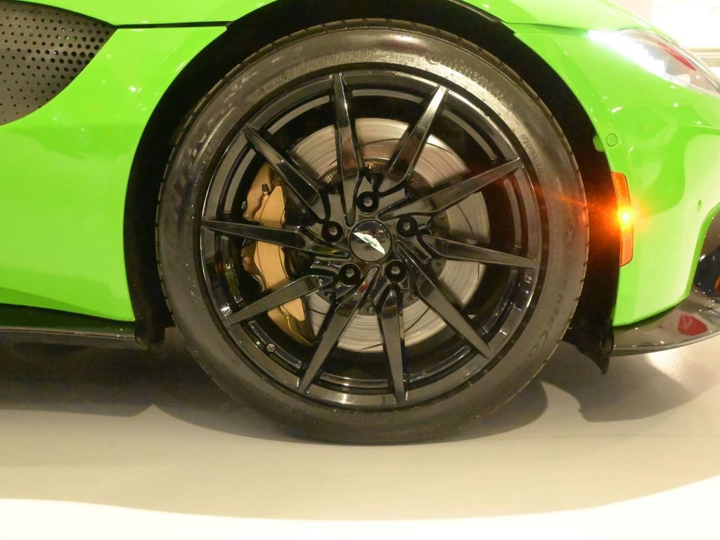 Used 2019 Aston Martin V8 Vantage Coupe RWD image 14