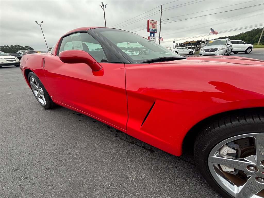 Used 2007 Chevrolet Corvette Coupe w/ Preferred Equipment Group RWD image 10