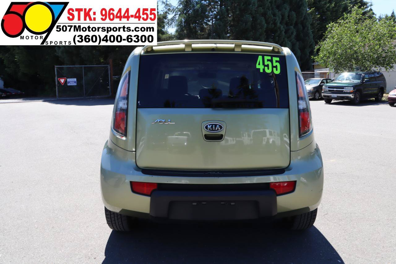 Used 2010 Kia Soul + w/ Audio Pkg FWD image 9