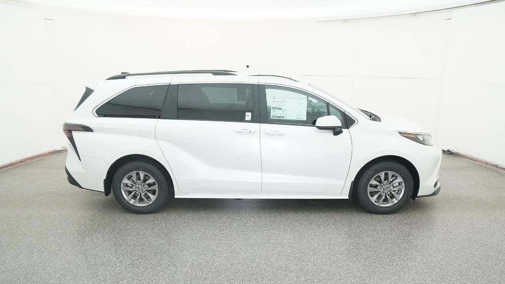 New 2026 Toyota Sienna XLE FWD image 43