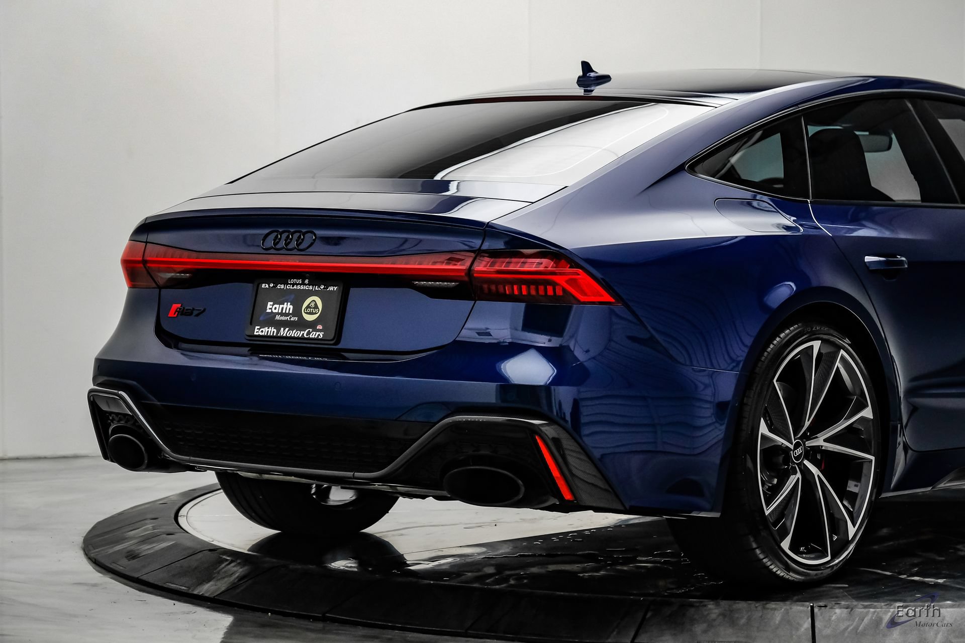 Used 2021 Audi RS 7 Sportback w/ Carbon Optic Package AWD/4WD image 18