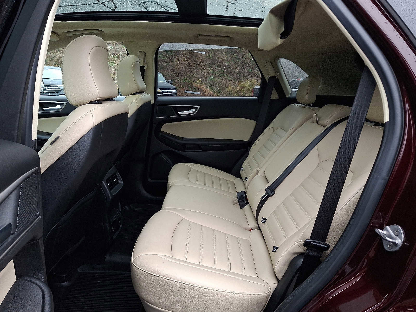 Used 2022 Ford Edge SEL w/ Convenience Package image 11