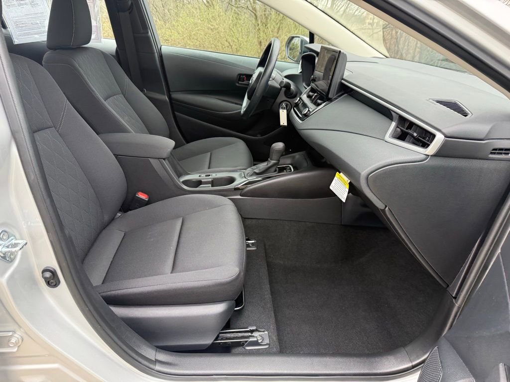 Used 2025 Toyota Corolla LE FWD image 21