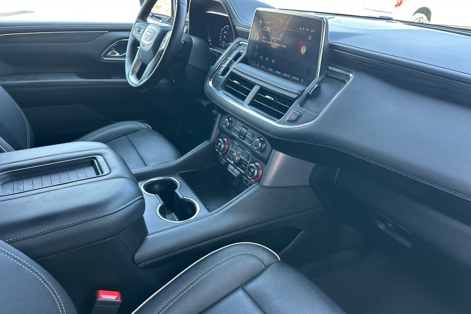 Used 2024 GMC Yukon XL SLT image 18