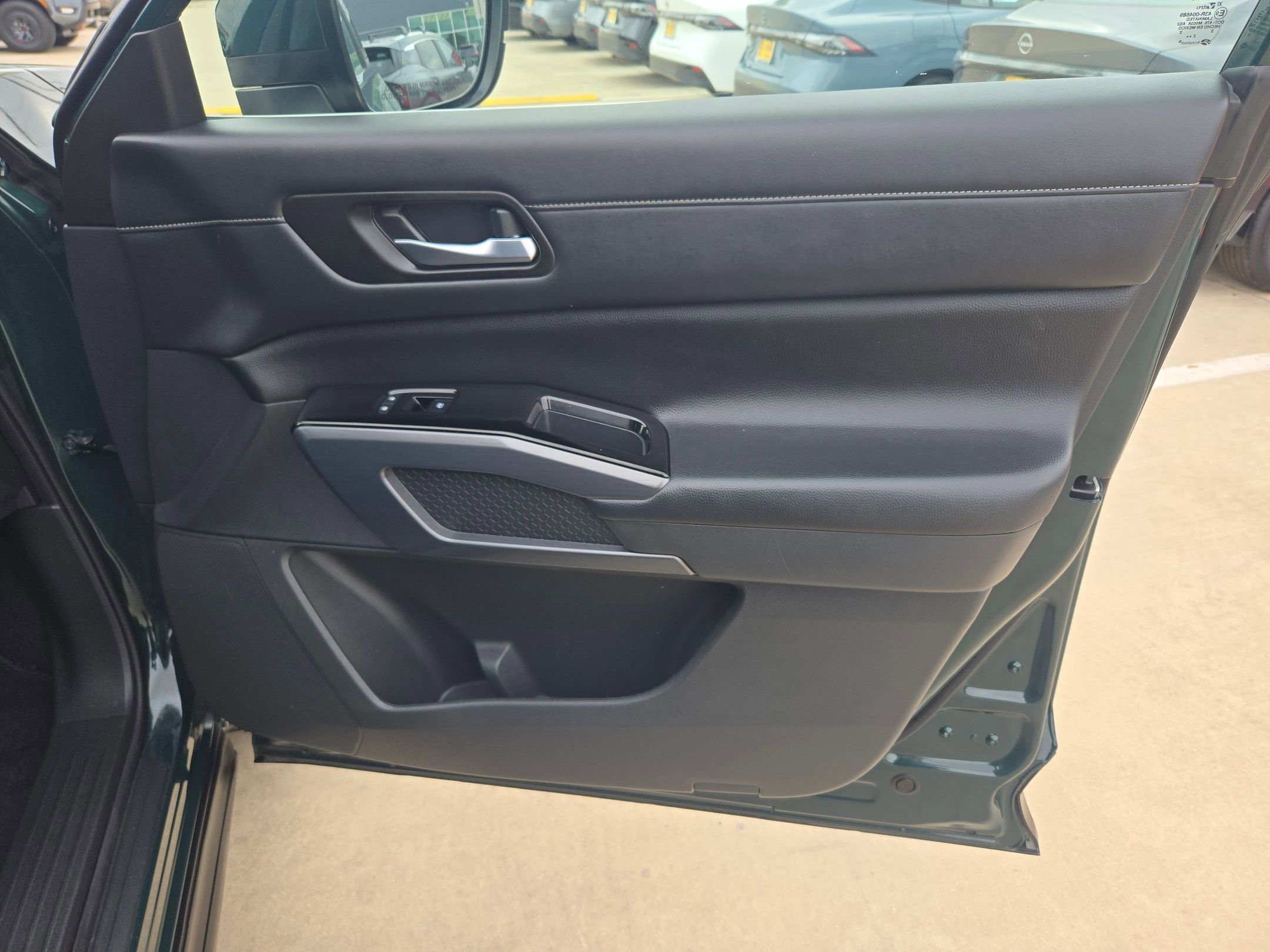 Certified 2023 Nissan Pathfinder SL w/ Black Appearance Package image 30