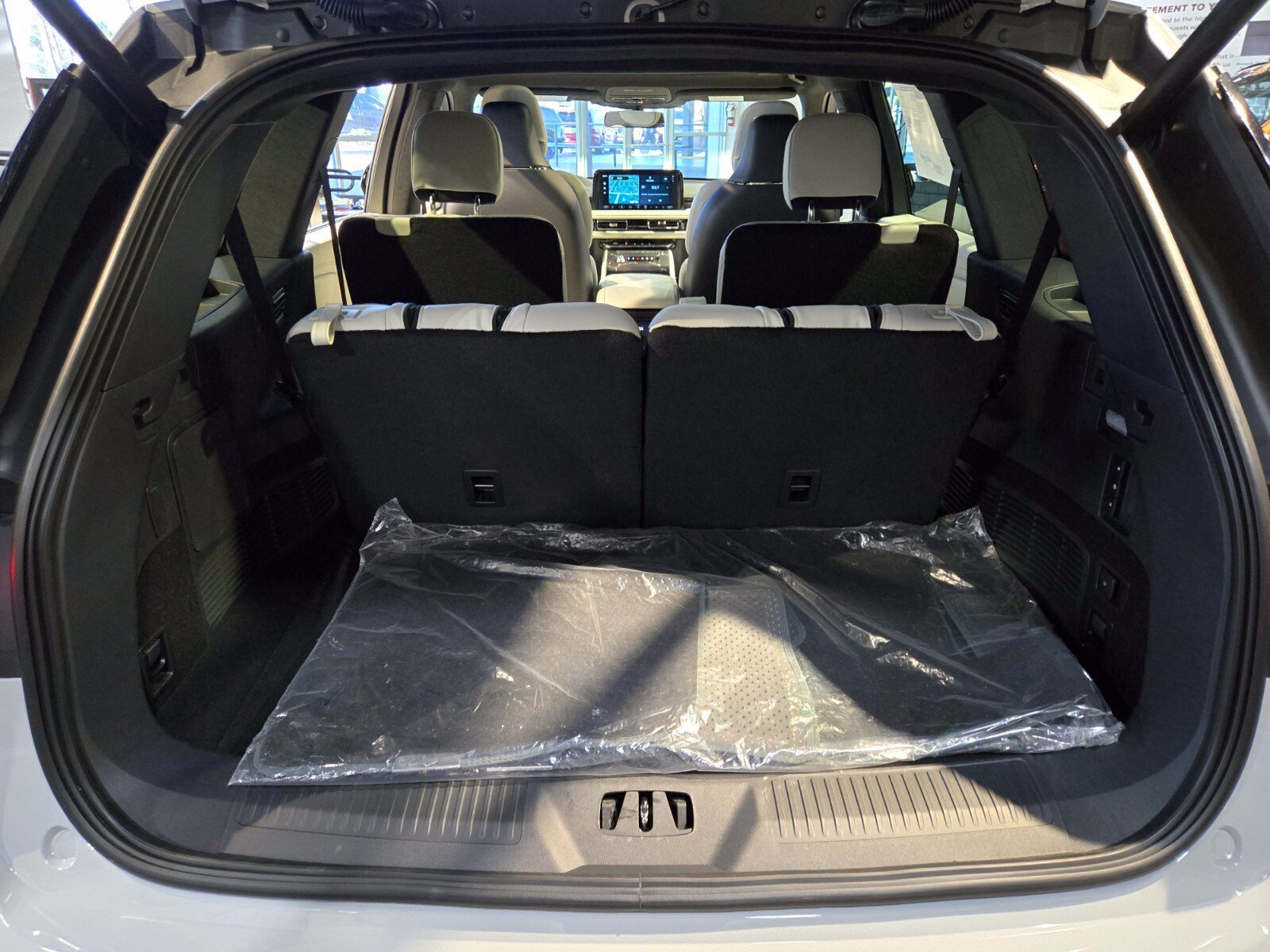 New 2027 Lincoln Aviator Black Label w/ Jet Appearance Package AWD/4WD image 17