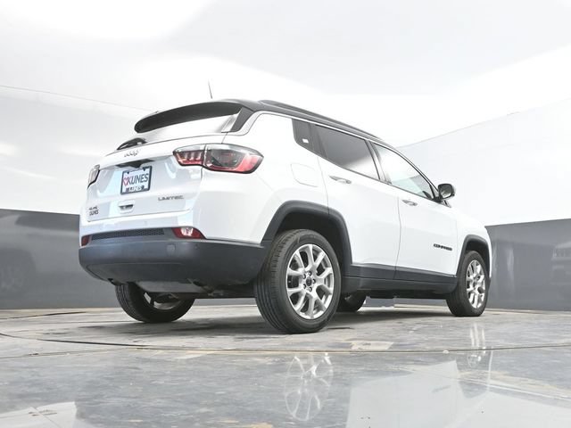 Used 2025 Jeep Compass Limited AWD/4WD image 41